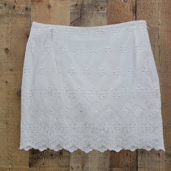 Y2K Express White Eyelet Mini Skirt - Picture 2 of 7